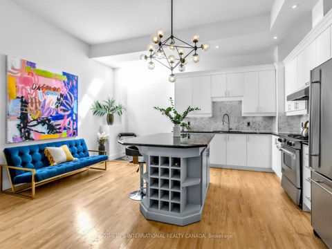 Photo 10 at 6 - 62 Claremont Street, Bellwoods, Toronto