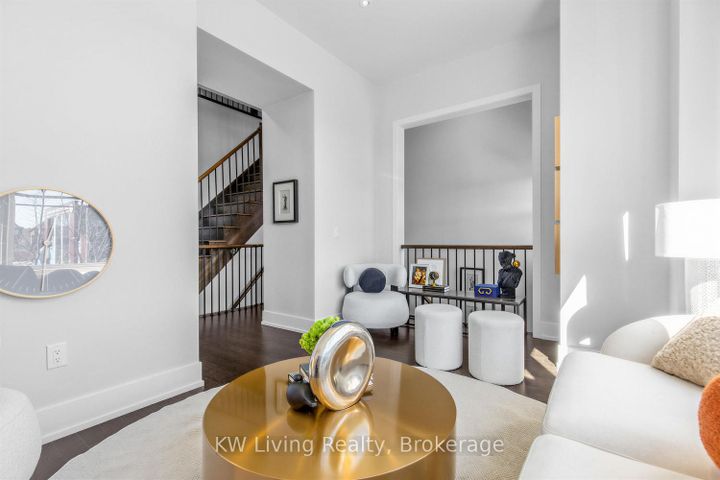Photo 6 at 9132 Bathurst Street, Patterson, Vaughan