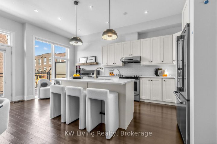 Photo 10 at 9132 Bathurst Street, Patterson, Vaughan