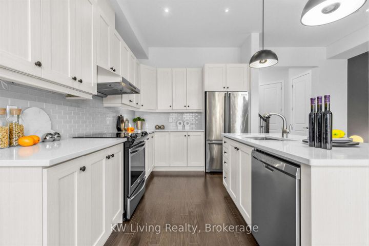 Photo 12 at 9132 Bathurst Street, Patterson, Vaughan