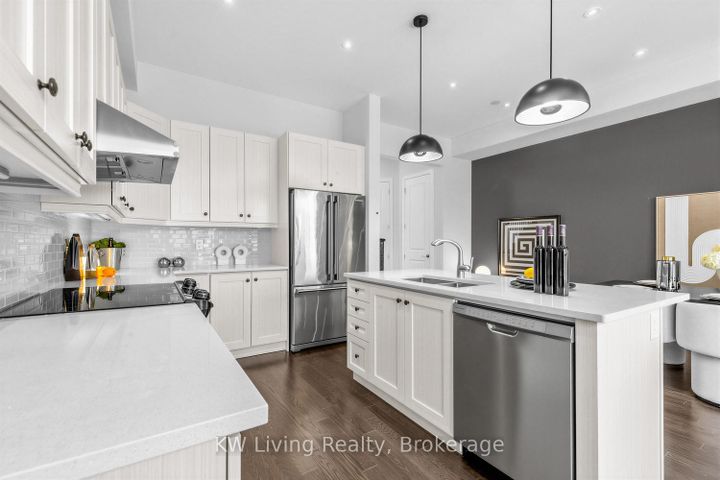 Photo 13 at 9132 Bathurst Street, Patterson, Vaughan