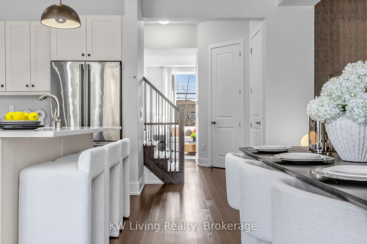 Photo 14 at 9132 Bathurst Street, Patterson, Vaughan