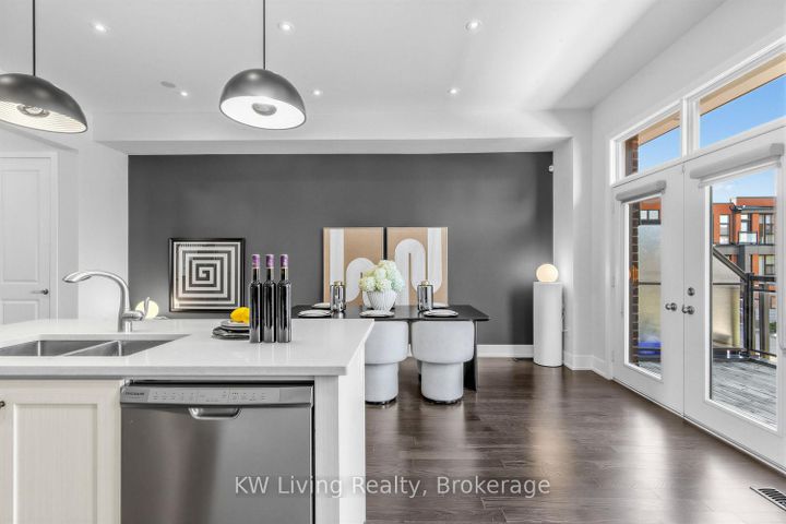 Photo 19 at 9132 Bathurst Street, Patterson, Vaughan