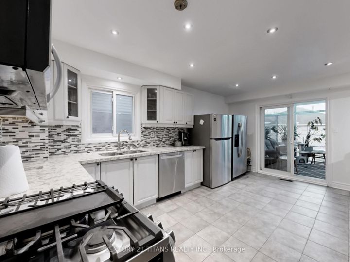 Photo 11 at 1640 Tawnberry Street, Brock Ridge, Pickering