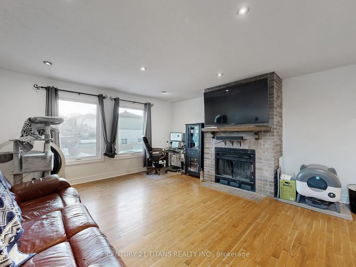 Photo 13 at 1640 Tawnberry Street, Brock Ridge, Pickering