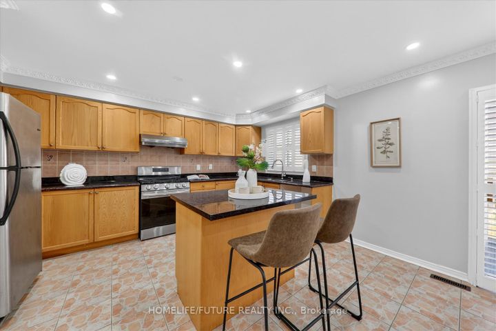 Photo 11 at 40 Canoe Crescent, Rouge E11, Toronto