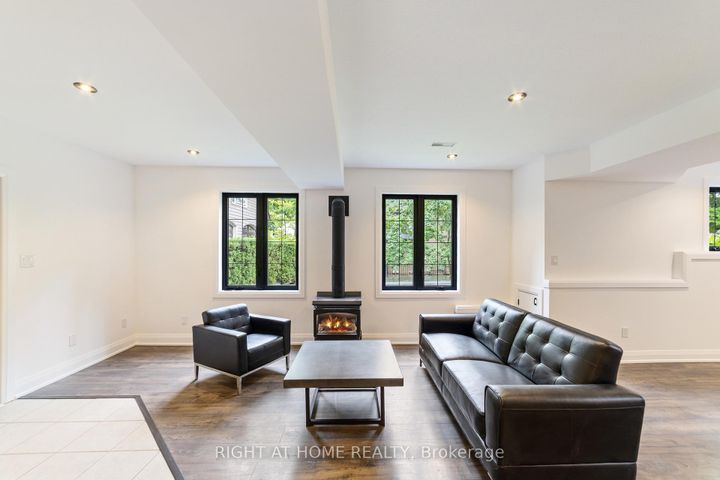 Photo 25 at 515 Hamilton Drive, Ancaster, Hamilton