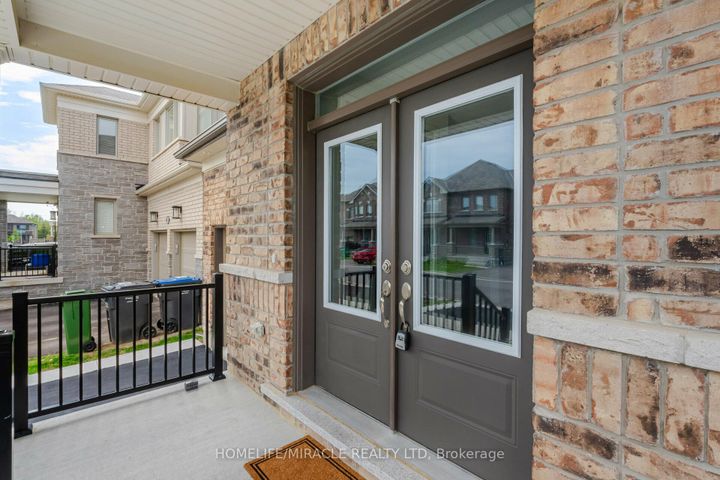 Photo 2 at 68 Circus Crescent, Northwest Brampton, Brampton