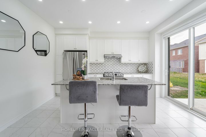 Photo 8 at 68 Circus Crescent, Northwest Brampton, Brampton