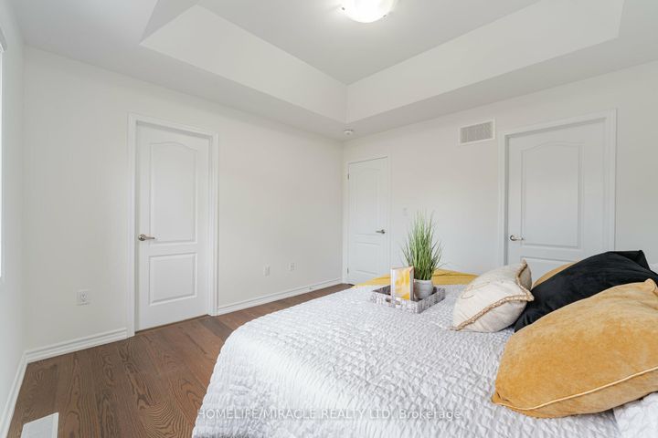 Photo 13 at 68 Circus Crescent, Northwest Brampton, Brampton