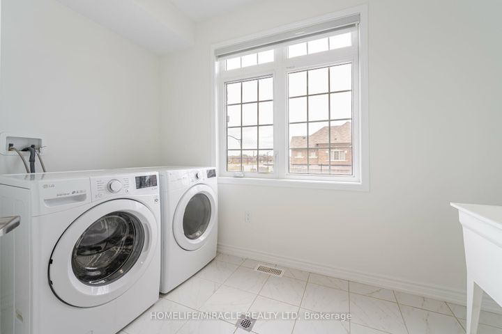 Photo 20 at 68 Circus Crescent, Northwest Brampton, Brampton