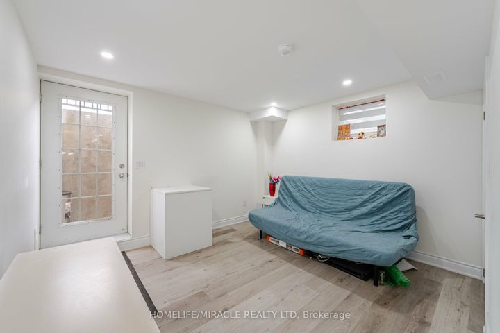 Photo 26 at 68 Circus Crescent, Northwest Brampton, Brampton