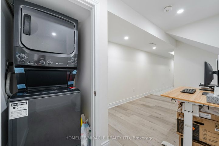 Photo 28 at 68 Circus Crescent, Northwest Brampton, Brampton