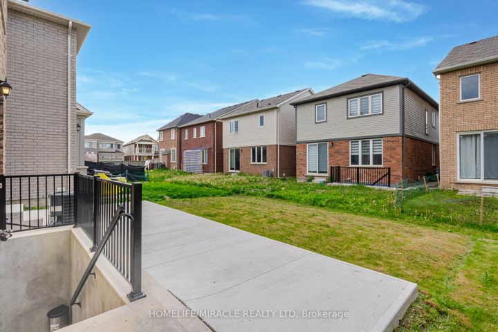 Photo 30 at 68 Circus Crescent, Northwest Brampton, Brampton