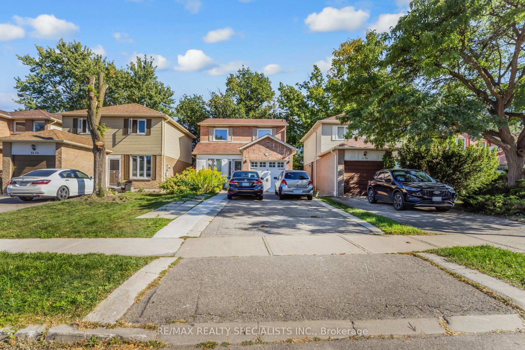 3176 Anderson Crescent, Meadowvale, Mississauga by Loree Meneguzzi Real Estate 3176 Anderson Crescent, Meadowvale, Mississauga