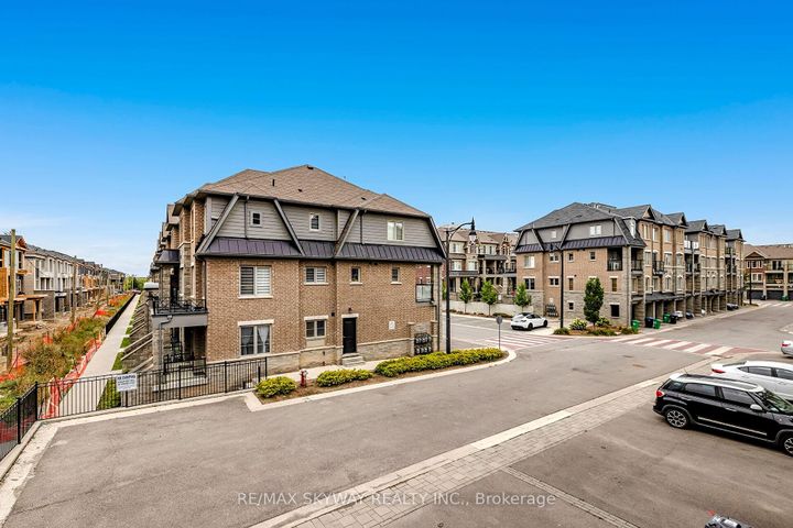 Photo 8 at 10 - 200 Veterans Drive, Northwest Brampton, Brampton