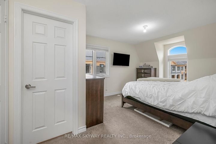 Photo 15 at 10 - 200 Veterans Drive, Northwest Brampton, Brampton