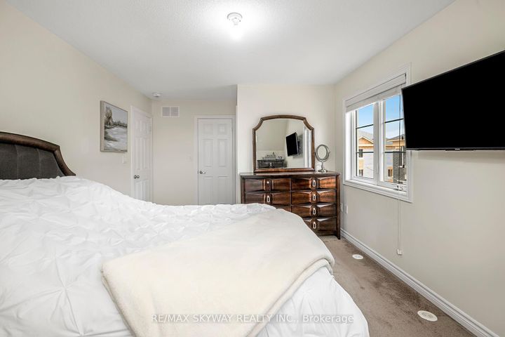 Photo 18 at 10 - 200 Veterans Drive, Northwest Brampton, Brampton