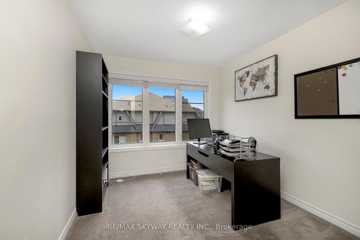 Photo 25 at 10 - 200 Veterans Drive, Northwest Brampton, Brampton