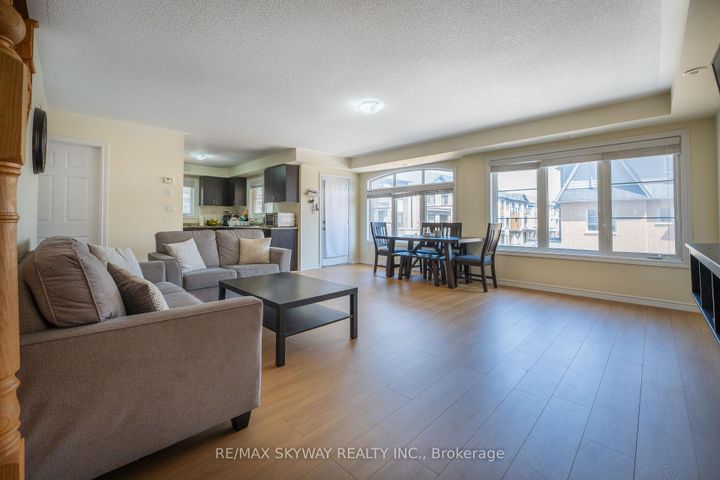 Photo 38 at 10 - 200 Veterans Drive, Northwest Brampton, Brampton