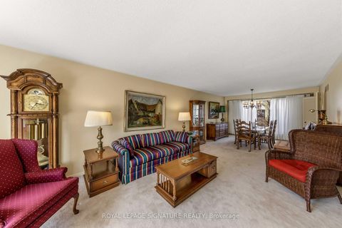 Photo 6 at 20 Inverary Crescent, Sullivan, Toronto