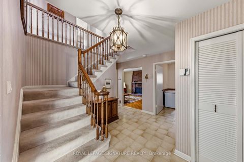 Photo 10 at 20 Inverary Crescent, Sullivan, Toronto