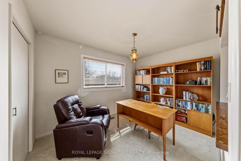 Photo 23 at 20 Inverary Crescent, Sullivan, Toronto