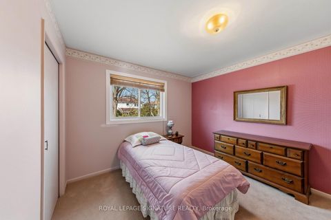 Photo 31 at 20 Inverary Crescent, Sullivan, Toronto
