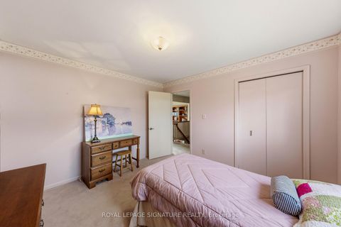 Photo 32 at 20 Inverary Crescent, Sullivan, Toronto