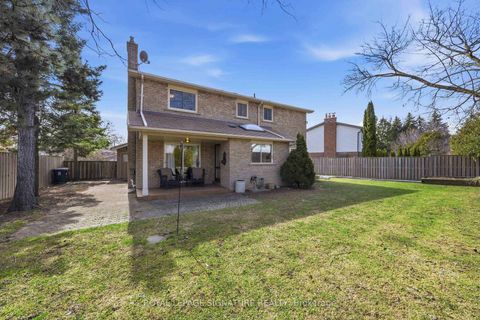 Photo 46 at 20 Inverary Crescent, Sullivan, Toronto