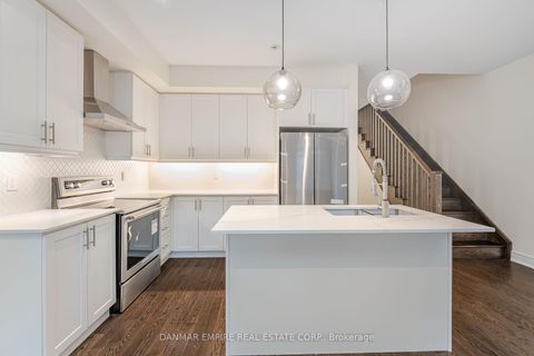 Photo 5 at 11 Hiawatha Court, Islington Woods, Vaughan