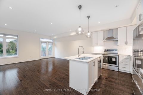 Photo 8 at 11 Hiawatha Court, Islington Woods, Vaughan