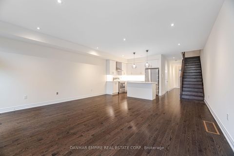 Photo 10 at 11 Hiawatha Court, Islington Woods, Vaughan