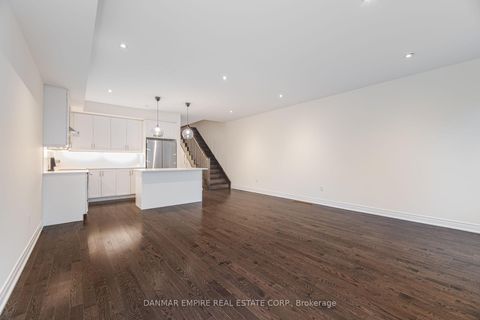 Photo 11 at 11 Hiawatha Court, Islington Woods, Vaughan