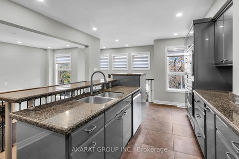 Photo 12 at 2365 Bankside Drive, Central Erin Mills, Mississauga