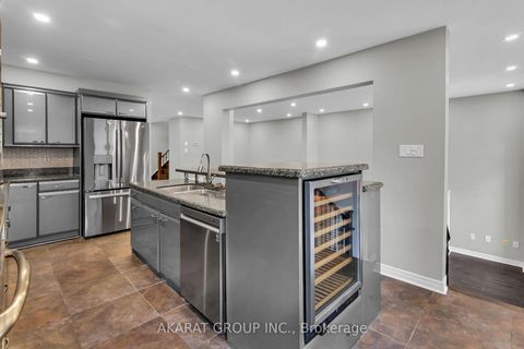 Photo 13 at 2365 Bankside Drive, Central Erin Mills, Mississauga