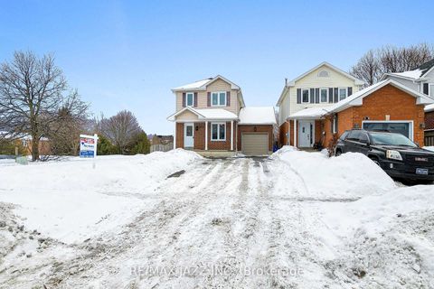 Photo 2 at 102 Penfound Drive, Bowmanville, Clarington