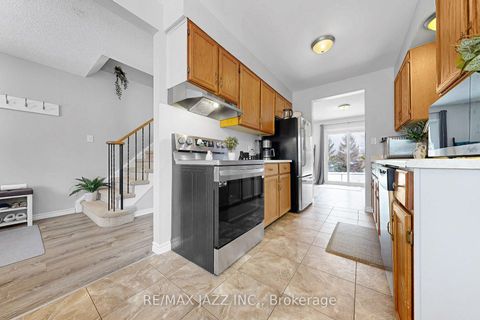 Photo 11 at 102 Penfound Drive, Bowmanville, Clarington