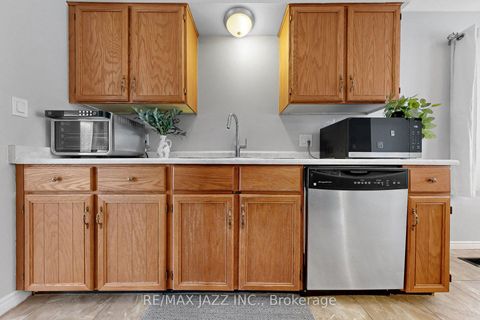 Photo 14 at 102 Penfound Drive, Bowmanville, Clarington