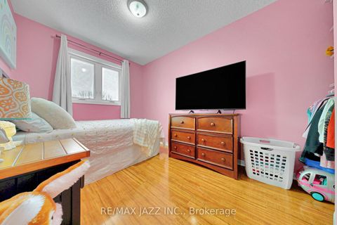 Photo 23 at 102 Penfound Drive, Bowmanville, Clarington