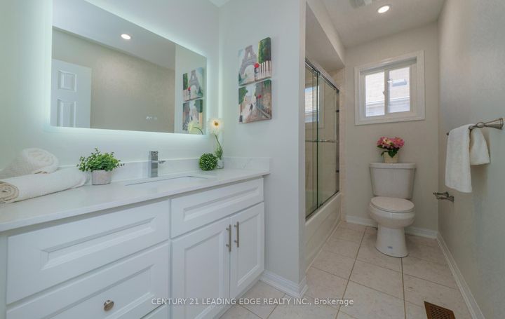 Photo 25 at 784 Ormond Drive, Samac, Oshawa