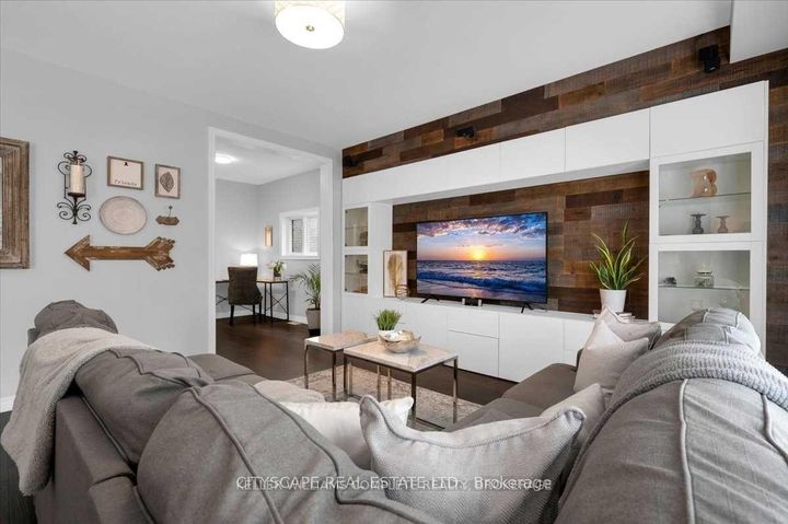 Photo 11 at 40 Blue Ribbon Way, Binbrook, Hamilton