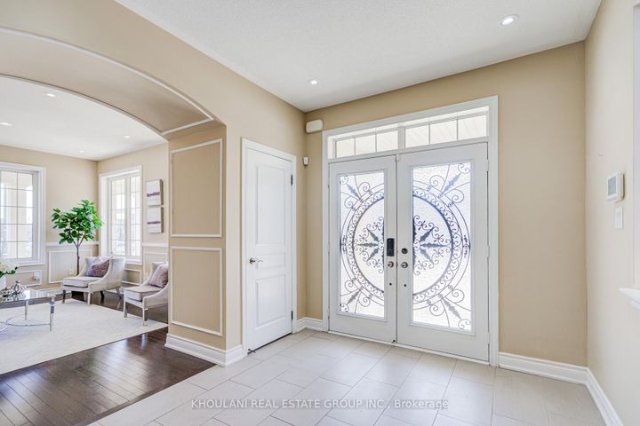 Photo 3 at 13 Brentwick Drive, Credit Valley, Brampton