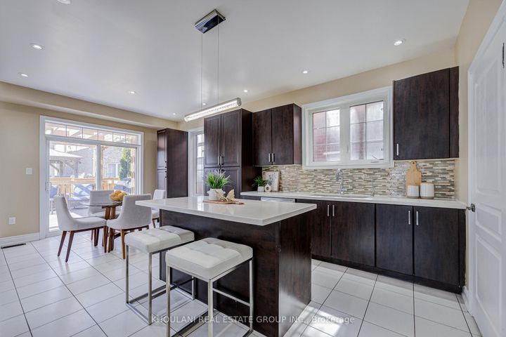 Photo 11 at 13 Brentwick Drive, Credit Valley, Brampton