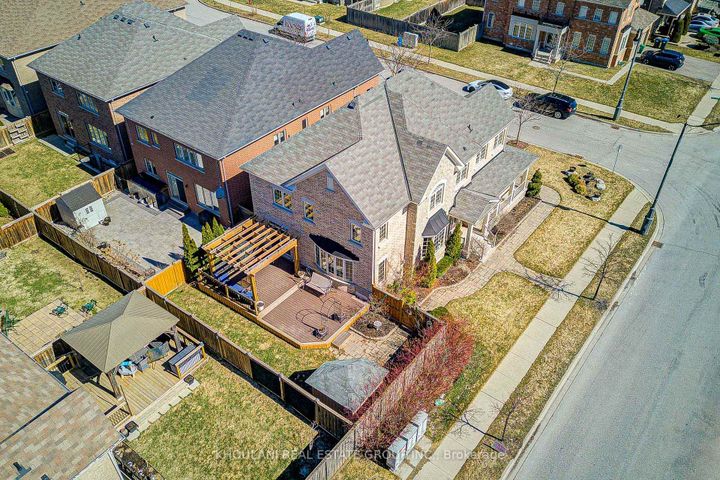 Photo 49 at 13 Brentwick Drive, Credit Valley, Brampton