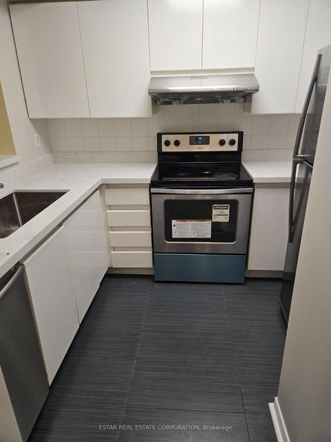 Photo 11 at 606 - 35 Empress Avenue, Willowdale East, Toronto