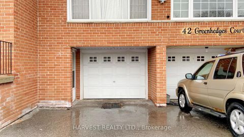 Photo 3 at 40 GREENHEDGES Court, Malvern, Toronto