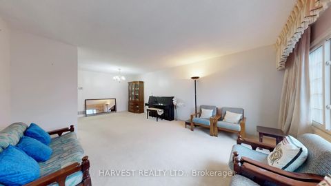 Photo 5 at 40 GREENHEDGES Court, Malvern, Toronto