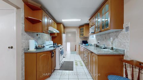 Photo 6 at 40 GREENHEDGES Court, Malvern, Toronto