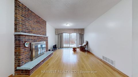 Photo 10 at 40 GREENHEDGES Court, Malvern, Toronto